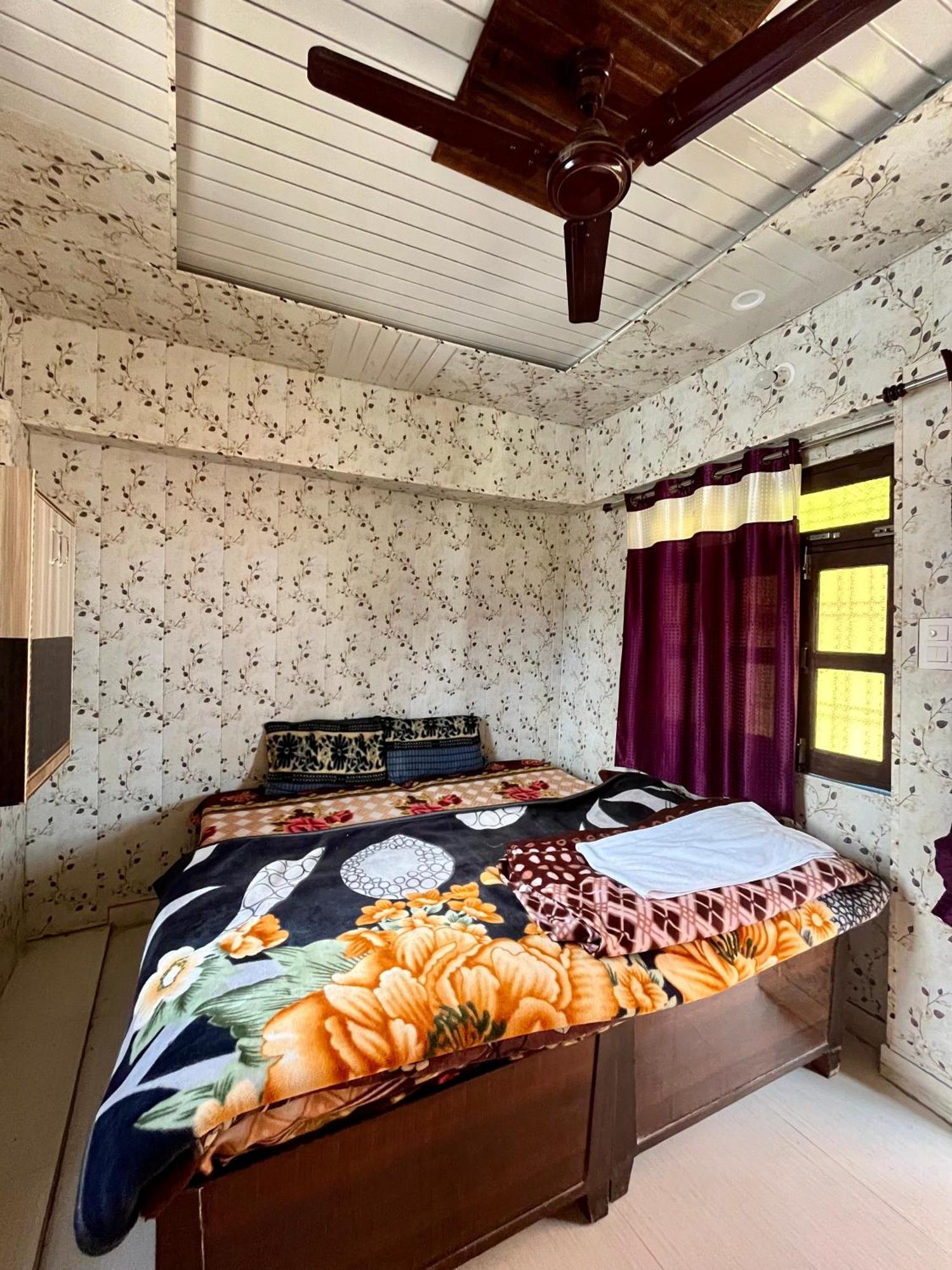 Astha Guest House Gopeshwar Exterior photo